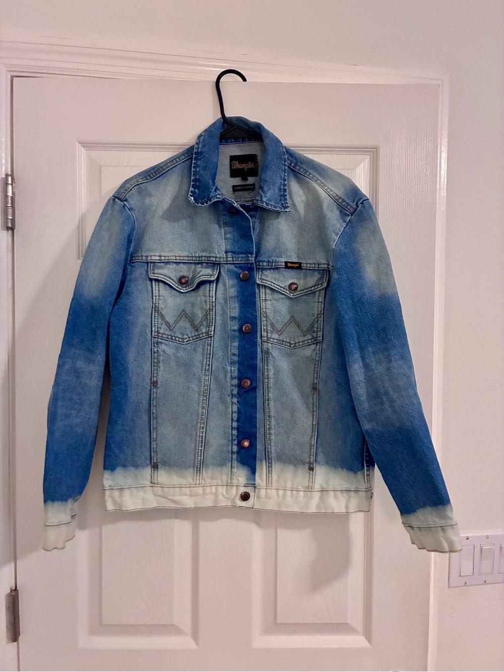 Vintage Wrangler Women's Blue Ombre Denim Jacket
